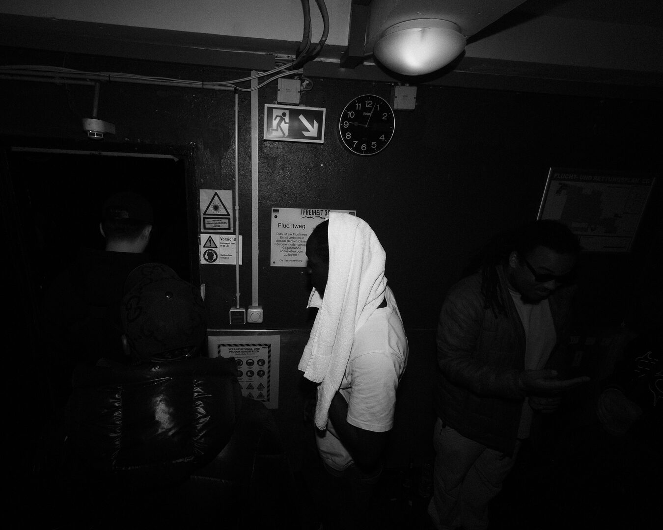 Tour visuals «Love 4 Sale Tour» - Still 15