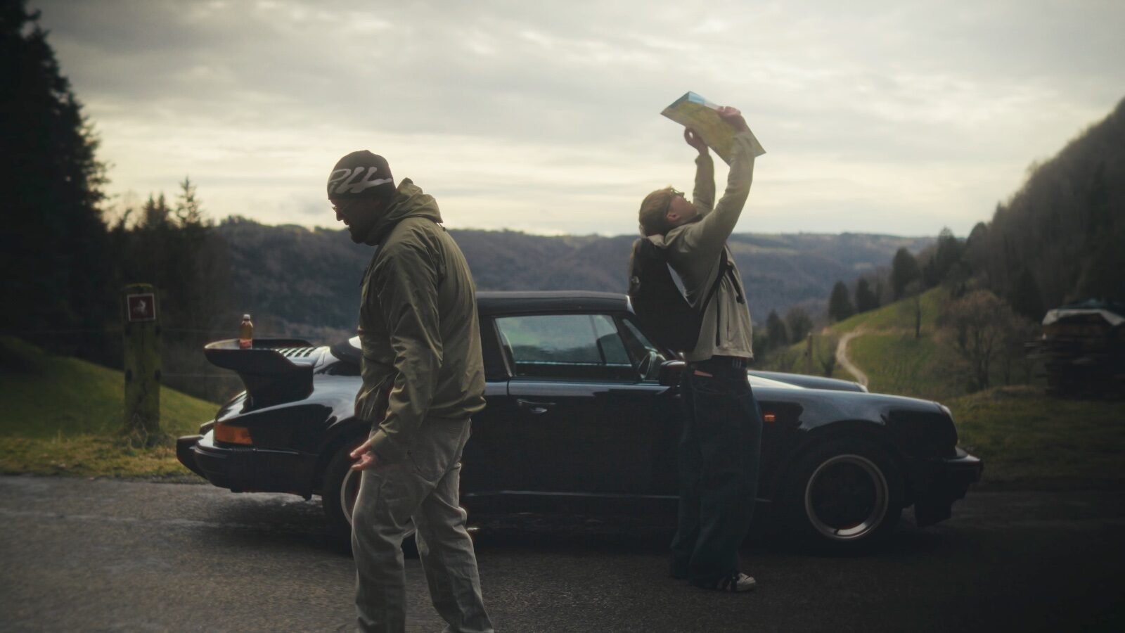 OVE x Chilly Gonzales x Jaymee x Lugatti  - DANS LA SCHEISSE - Still 10