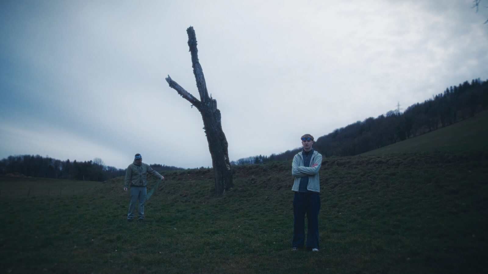 OVE x Chilly Gonzales x Jaymee x Lugatti  - DANS LA SCHEISSE - Still 12