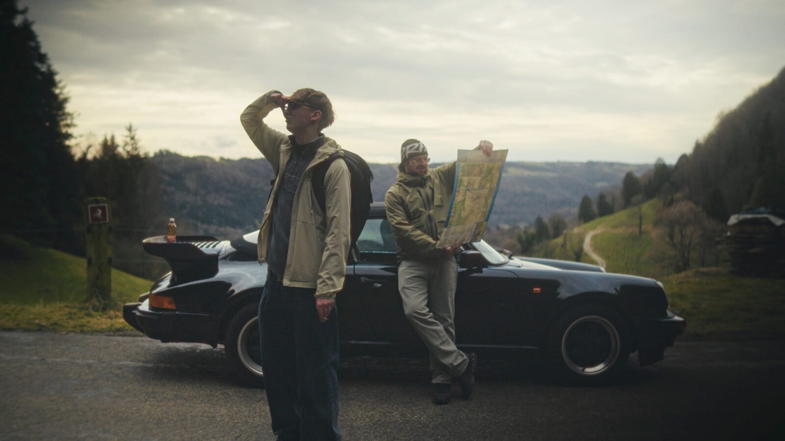 OVE x Chilly Gonzales x Jaymee x Lugatti  - DANS LA SCHEISSE - Still 4